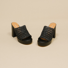 Mules ajour&eacute;es &agrave; plateformes black