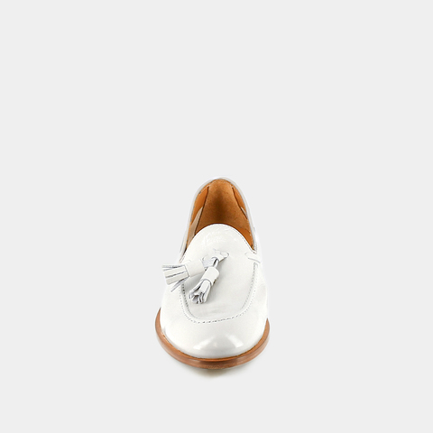 Mocassins &agrave; bouts ronds et pompons ecru
