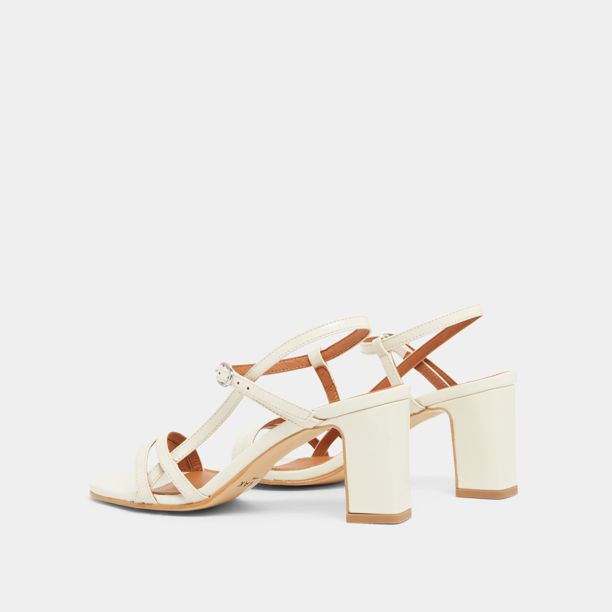 Sandales &agrave; talons et brides ecru