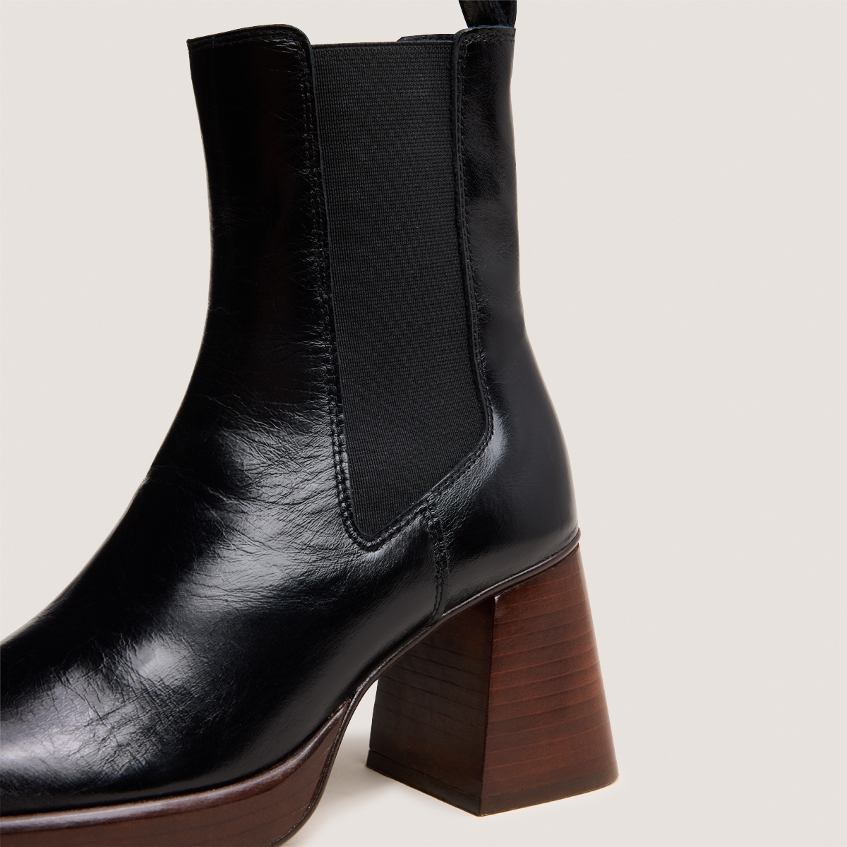Bottines &agrave; bouts carr&eacute;s et &eacute;lastiques black