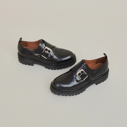 Derbies with buckles and notched soles in black shiny leather | AJACCIO