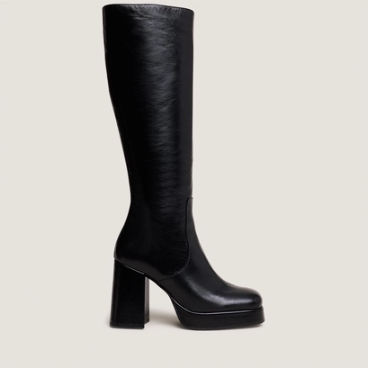 Boots with heels and square toes in black aged leather | bryan