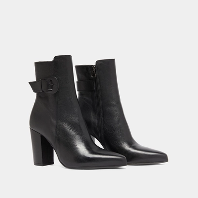 Bottines à bouts pointus et boucles black