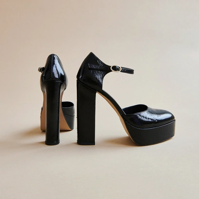 Babies &agrave; hauts talons et plateformes in black glazed leather | VANCOUVER