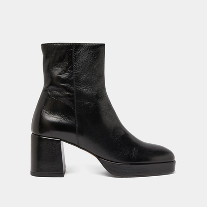 Square-toe boots in black aged leather | vanves