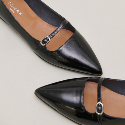 Pointed ballerinas with straps in black glazed leather | DIJON