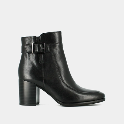 Bottines &agrave; talons et boucles in black leather | adriette