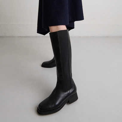 Bottes hautes in black leather | peggie