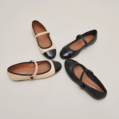 Ballerines &agrave; brides in black leather | DREUX
