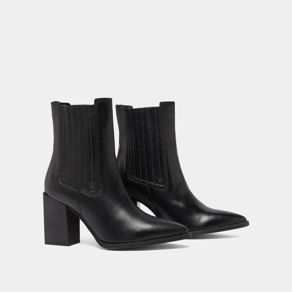 Ankle boots with heels and pointed toes in black leather | PERLINE