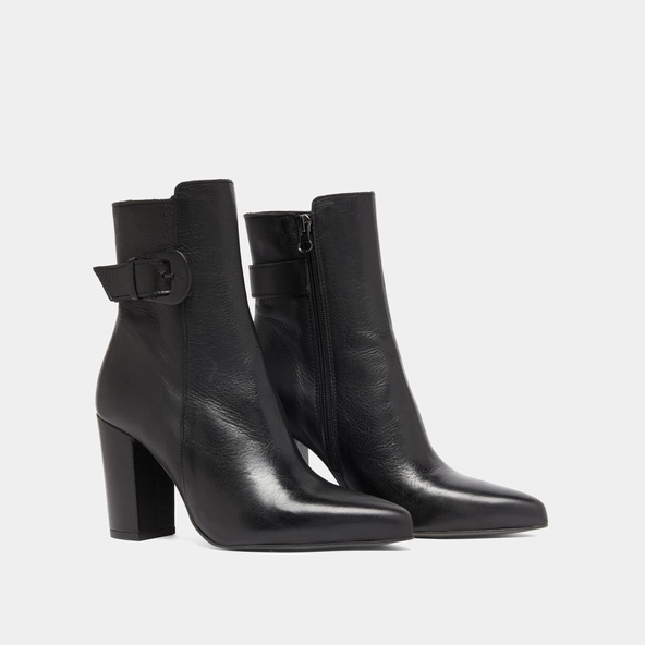 Bottines à bouts pointus et boucles in black leather | BETH