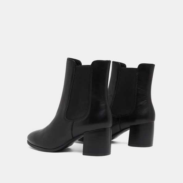 Bottines &agrave; talons et &eacute;lastiques in black leather | ALDERIC
