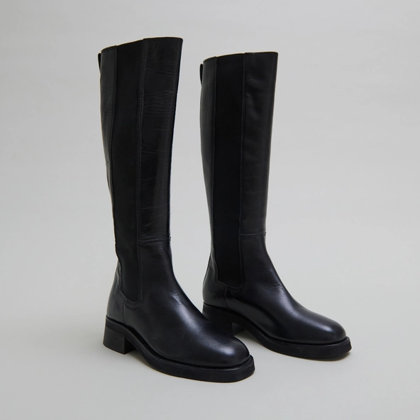 Bottes hautes in black leather | PEGGIE