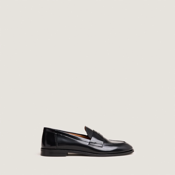 Round-toe loafers in black shiny leather | THELMA