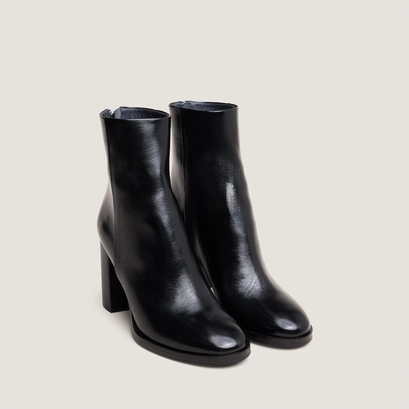 Bottines &agrave; talons in black leather | deep