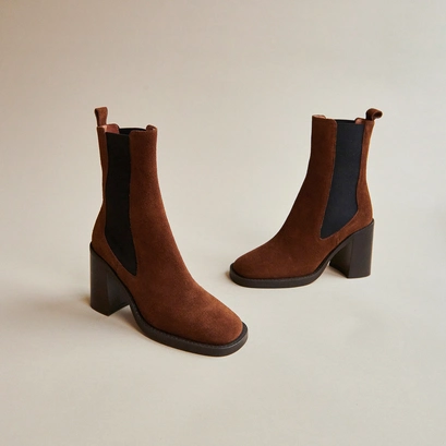 Bottines &agrave; talons et bouts carr&eacute;s in brown suede | dallant