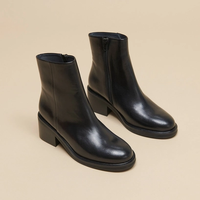 Boots &agrave; talons &eacute;pais in black leather | danseuse