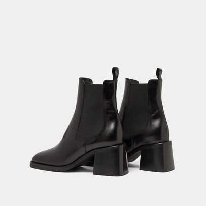Bottines &agrave; &eacute;lastiques et talons &eacute;pais in black leather | duck