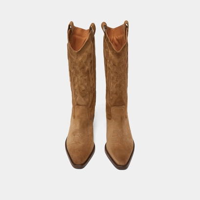 Pointed-toe boots with visible stitching in dark taupe suede | delea