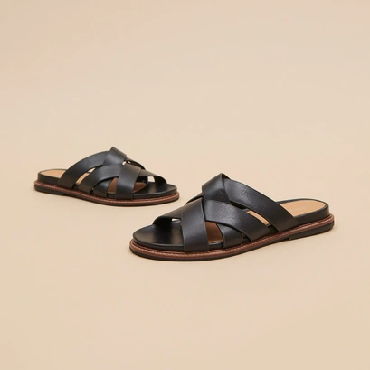 Mules &agrave; brides larges in black leather | alexandre