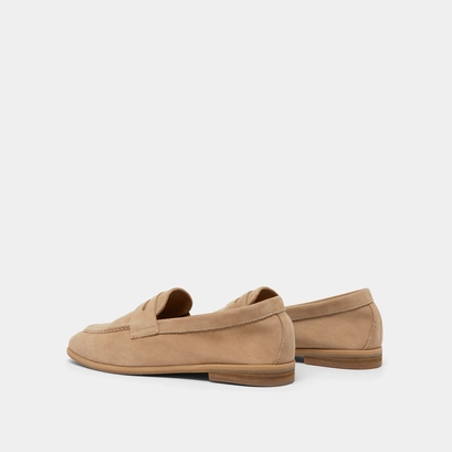 Mocassins &agrave; talons plats et bouts arrond... in beige velvet | aca