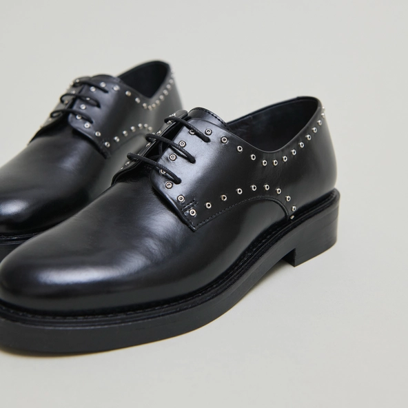 Derbies à détails argentés in black leather | DAHO