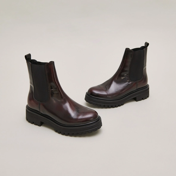 Boots à semelles crantées et élastiques in burgundy patinated leather | AMANDINE