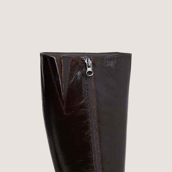 Heeled boots with square-toe in dark brown shiny leather | BRYAN