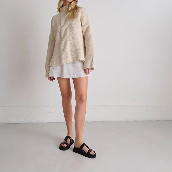 Platform sandals in black glazed leather | LUANA