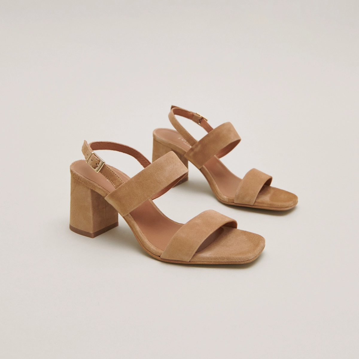 Sandales &agrave; talons in camel velvet | VICO