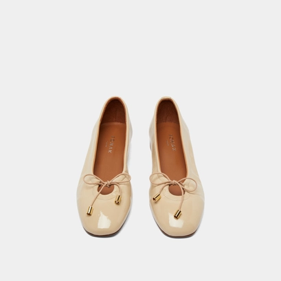 Ballet flats with laces in beige leather | DAPHNE