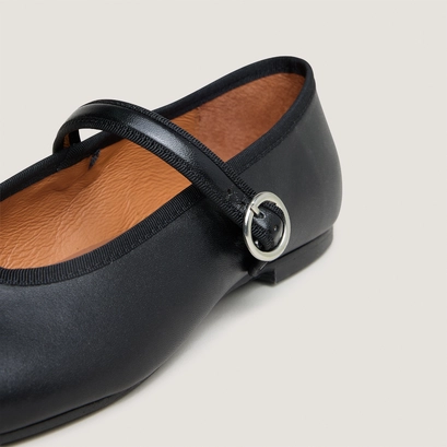Ballet flats with straps and adjustable buckles in black leather | deesse