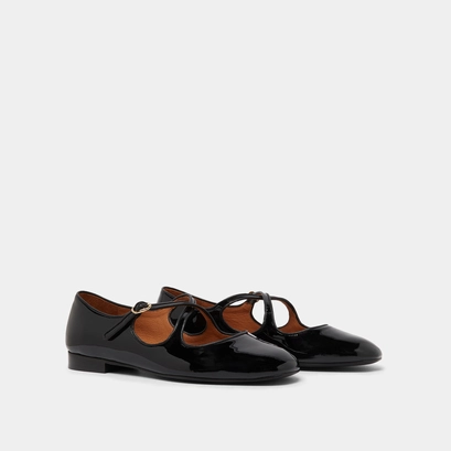 Ballerines &agrave; brides entrecrois&eacute;es in black patent and ecru leather | DUCKY