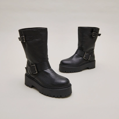 Bottes avec boucles in black grained leather | riccardo