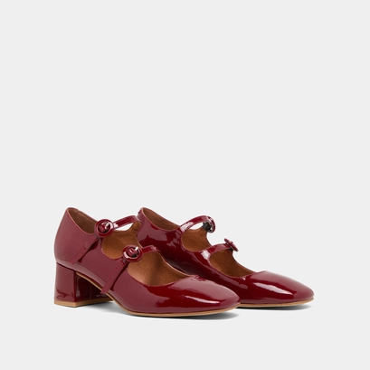 Babies with double straps and rounded toes in carmine red patent | DELOU