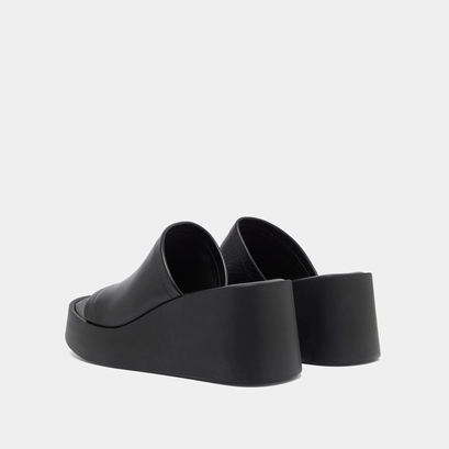 Mules compens&eacute;es in black leather | eugene