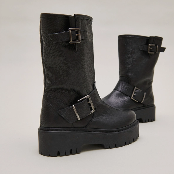 Bottes avec boucles in black grained leather | RICCARDO