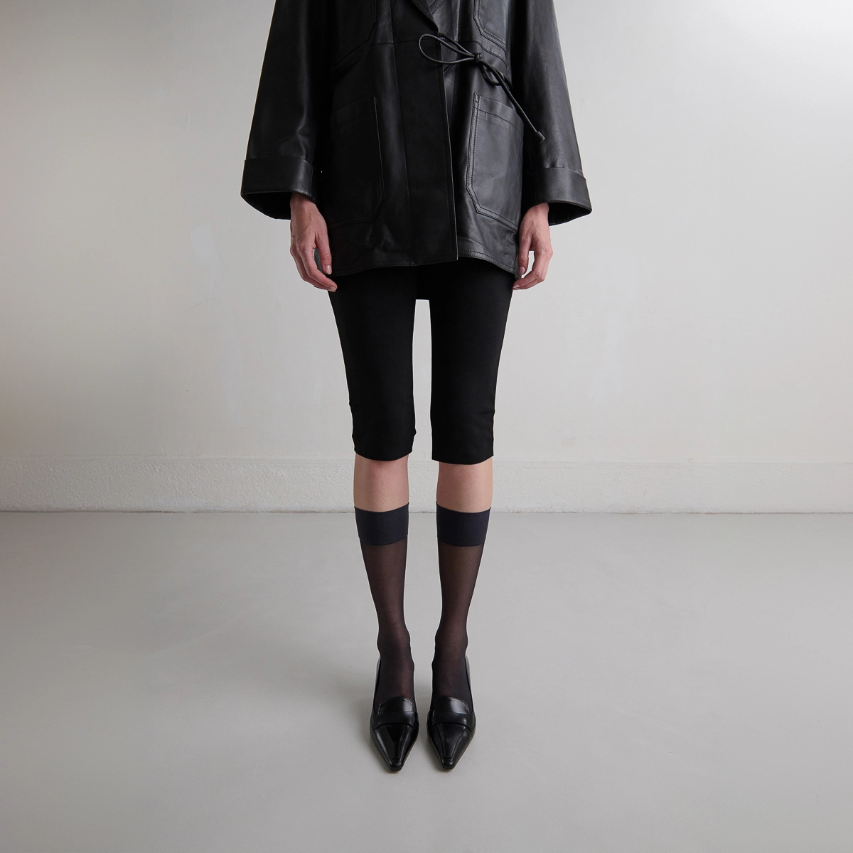 Escarpins &agrave; pattes in black leather | BLONDIE