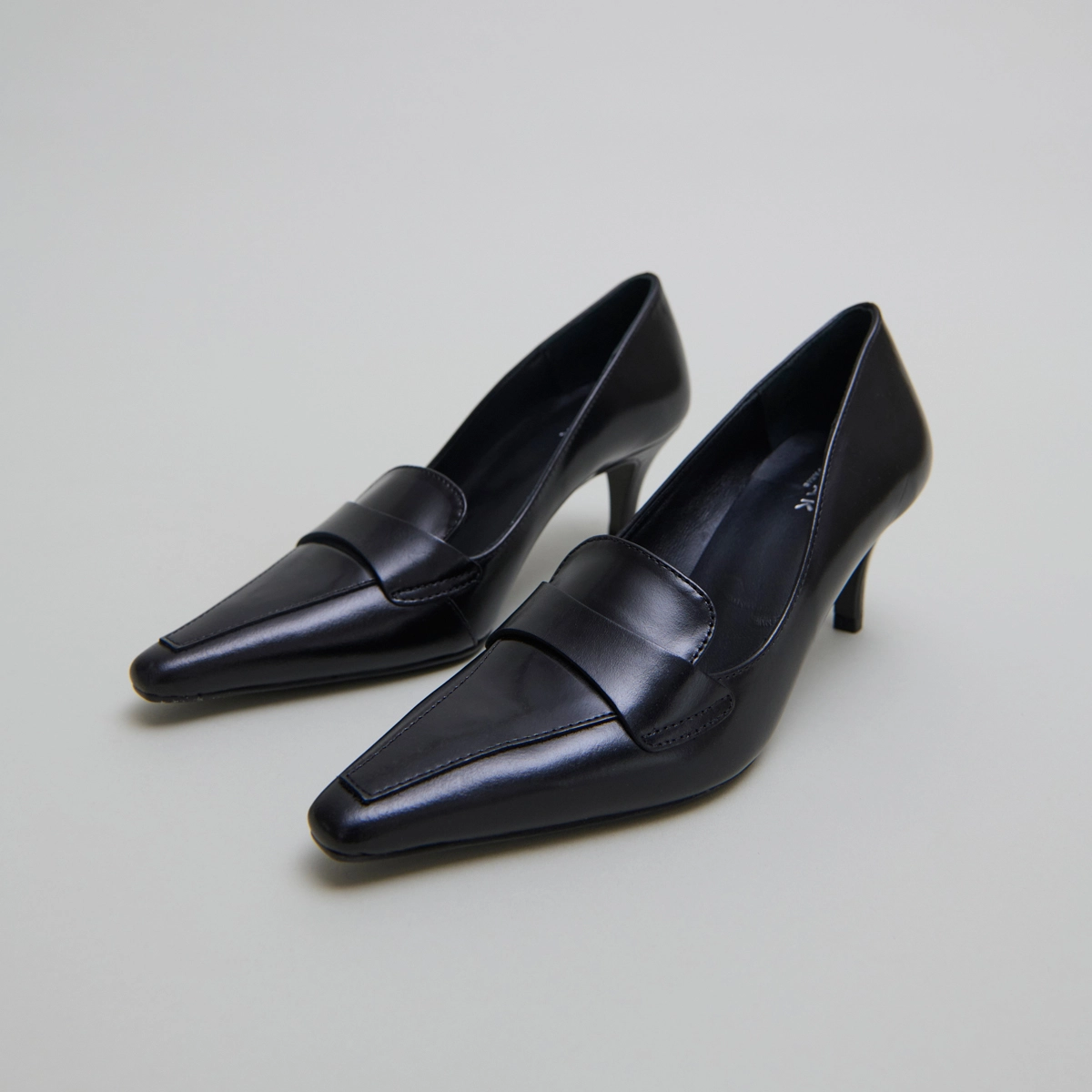 Escarpins &agrave; pattes in black leather | BLONDIE