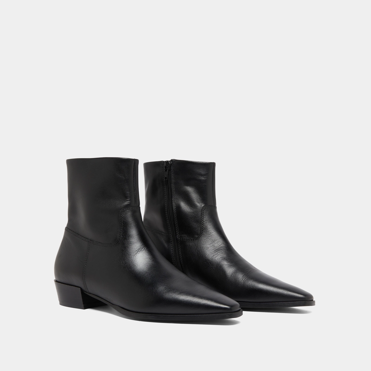 Boots à bouts pointus in black leather | PACHA