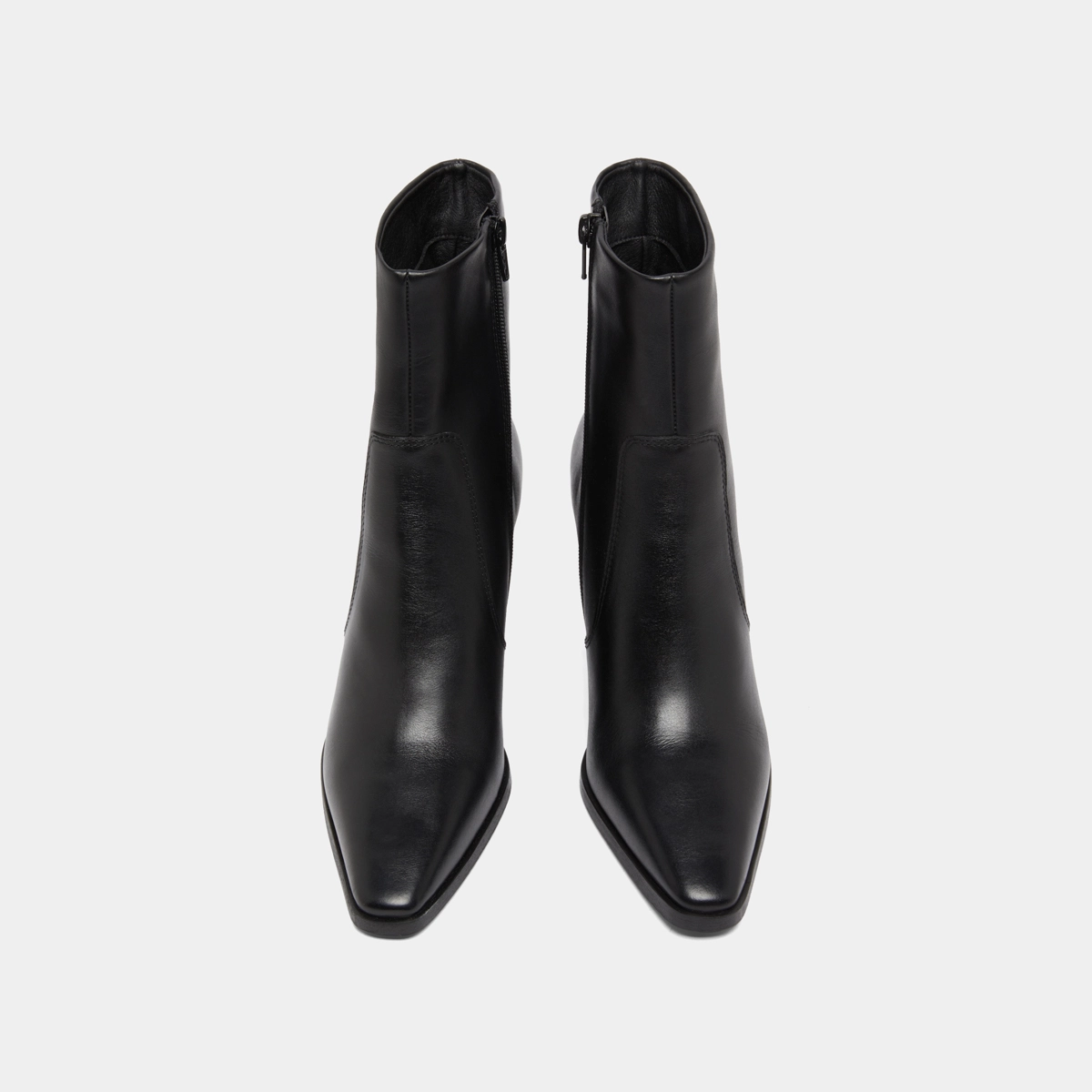 Bottines à bouts pointus in black leather | PAM