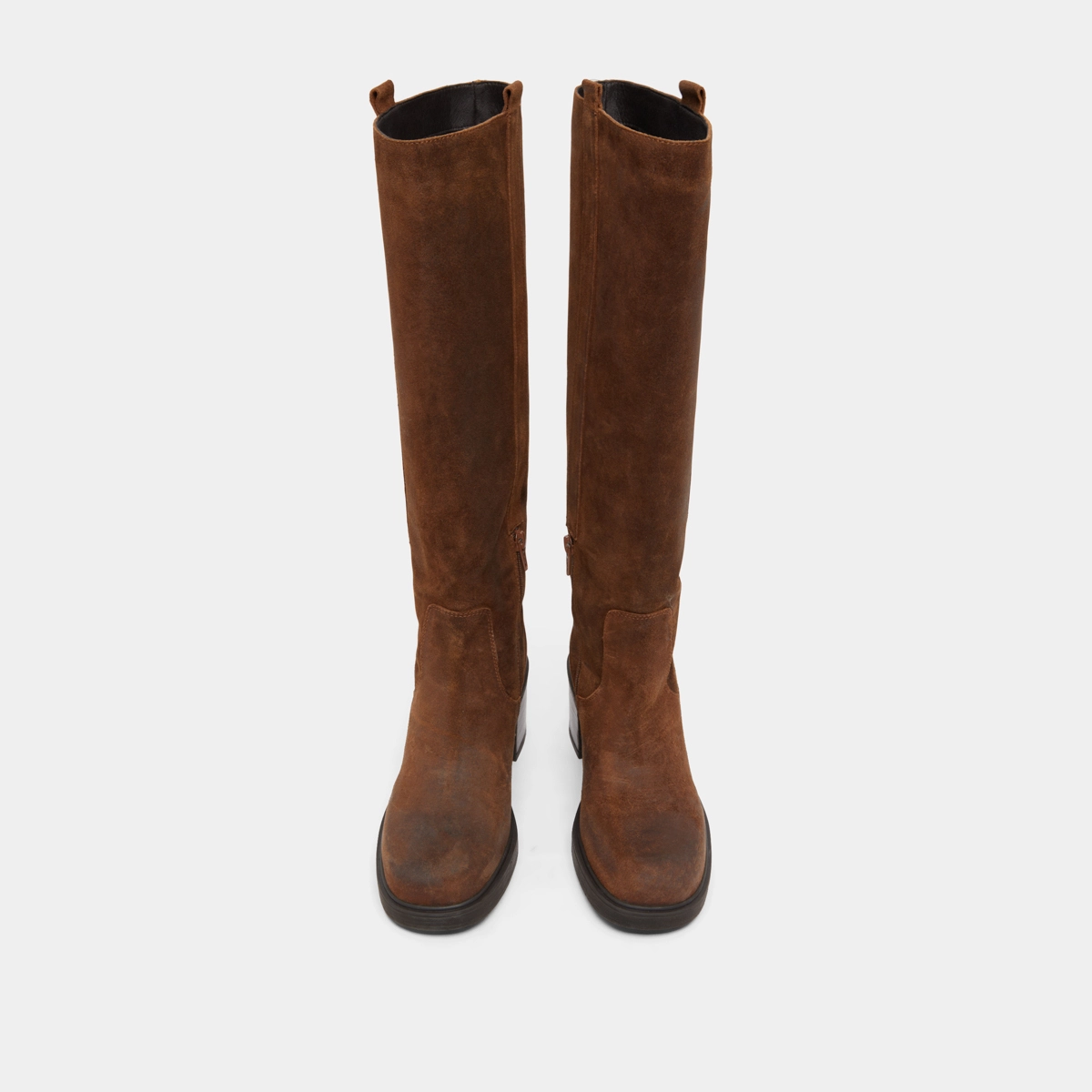 Bottes à bouts carrés et élastiques in tabac laminated suede | PANACHE