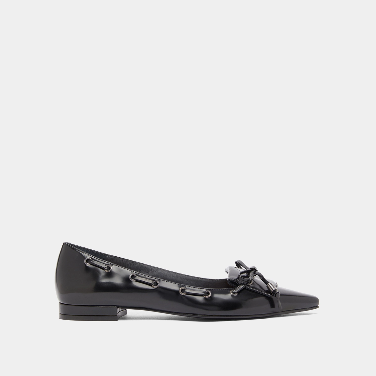 Ballerines à lacets in black glazed leather | DYNAMO