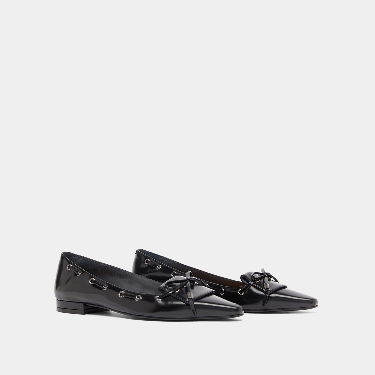 Ballerines à lacets in black glazed leather | DYNAMO