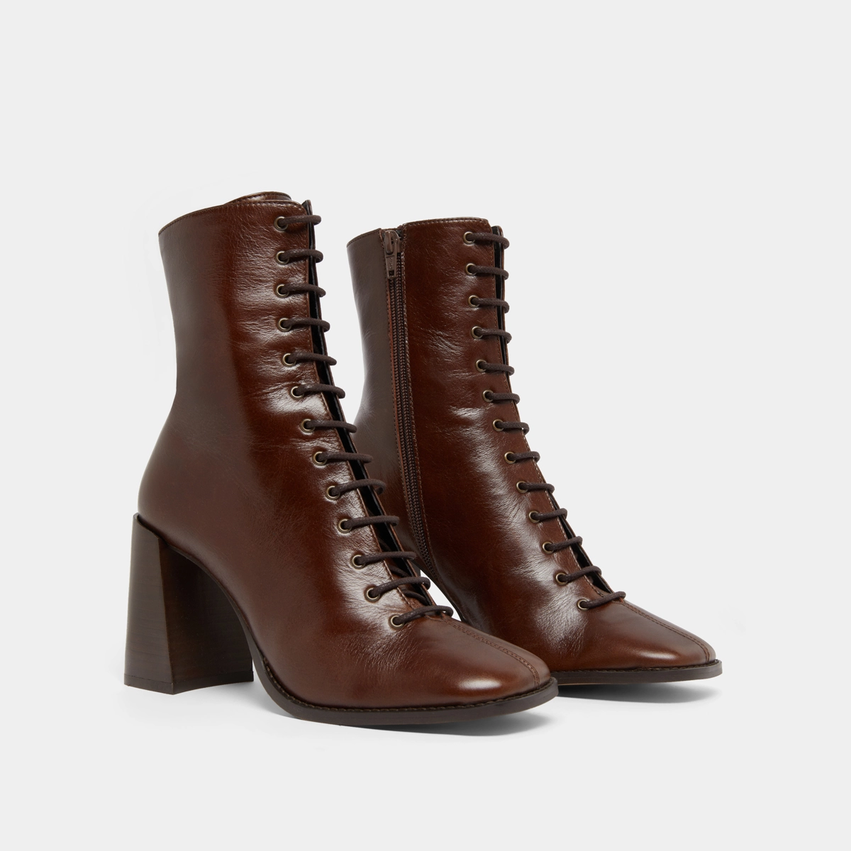 Bottines à talons lacées in brown distressed leather | VANDELLE