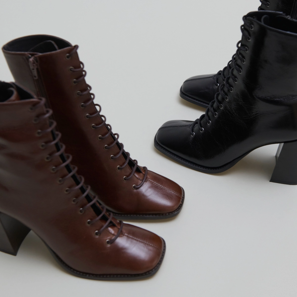 Bottines à talons lacées in brown distressed leather | VANDELLE