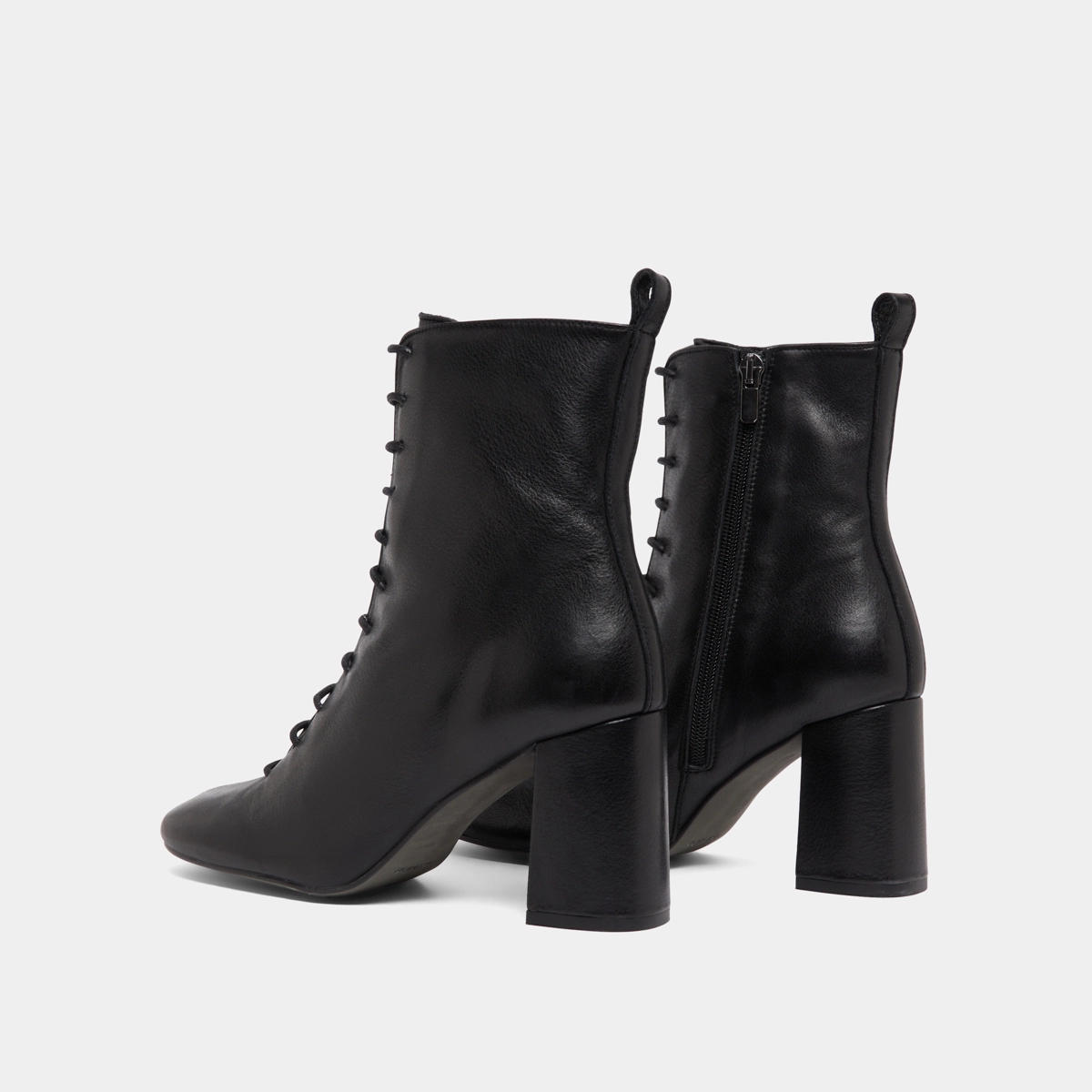 Bottines &agrave; talons et &agrave; lacets in black leather | BOSE