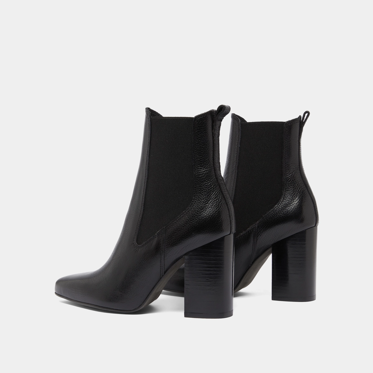 Bottines à talons et bouts pointus in black grained leather | BROOK