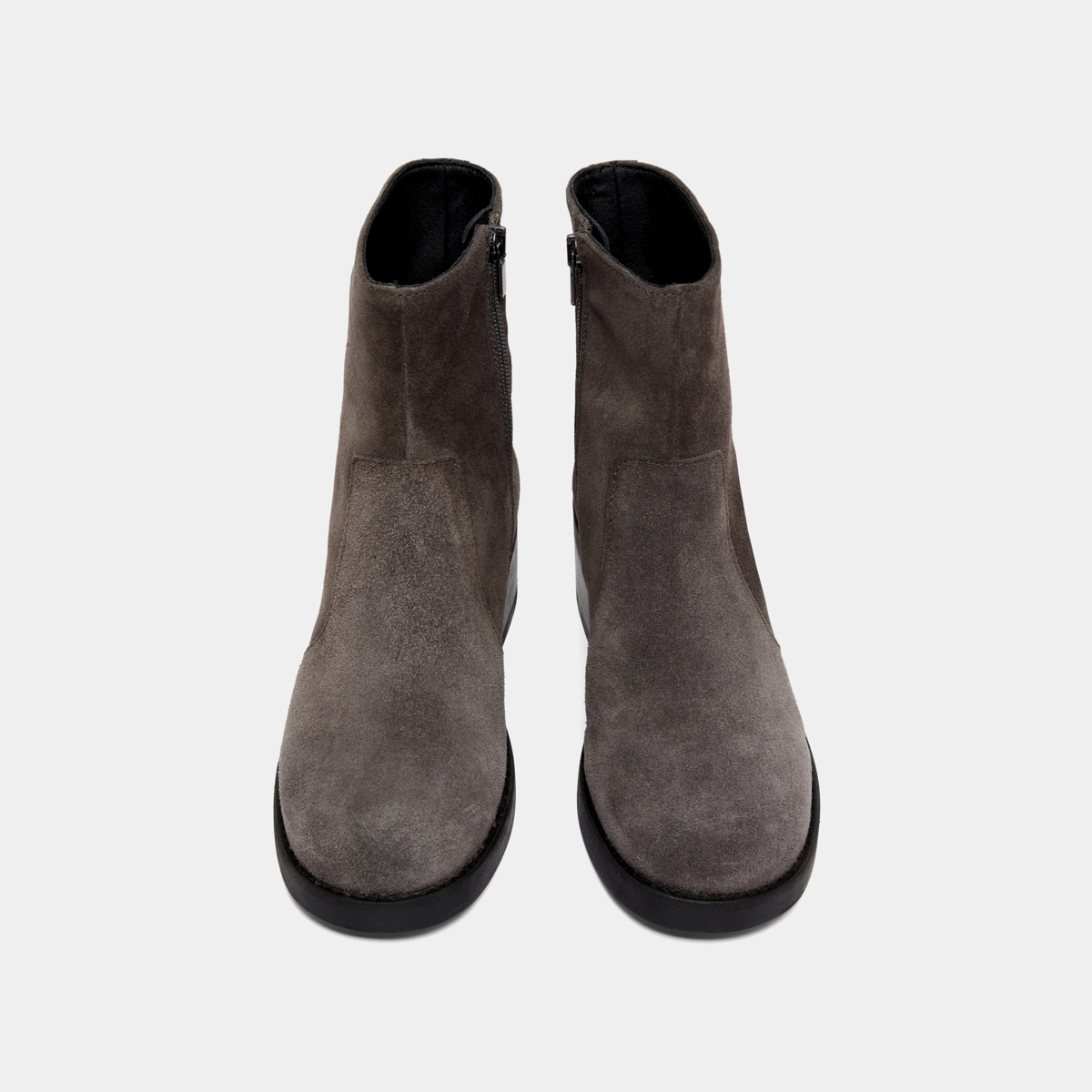 Boots &agrave; talons droits in grey suede | BUENA