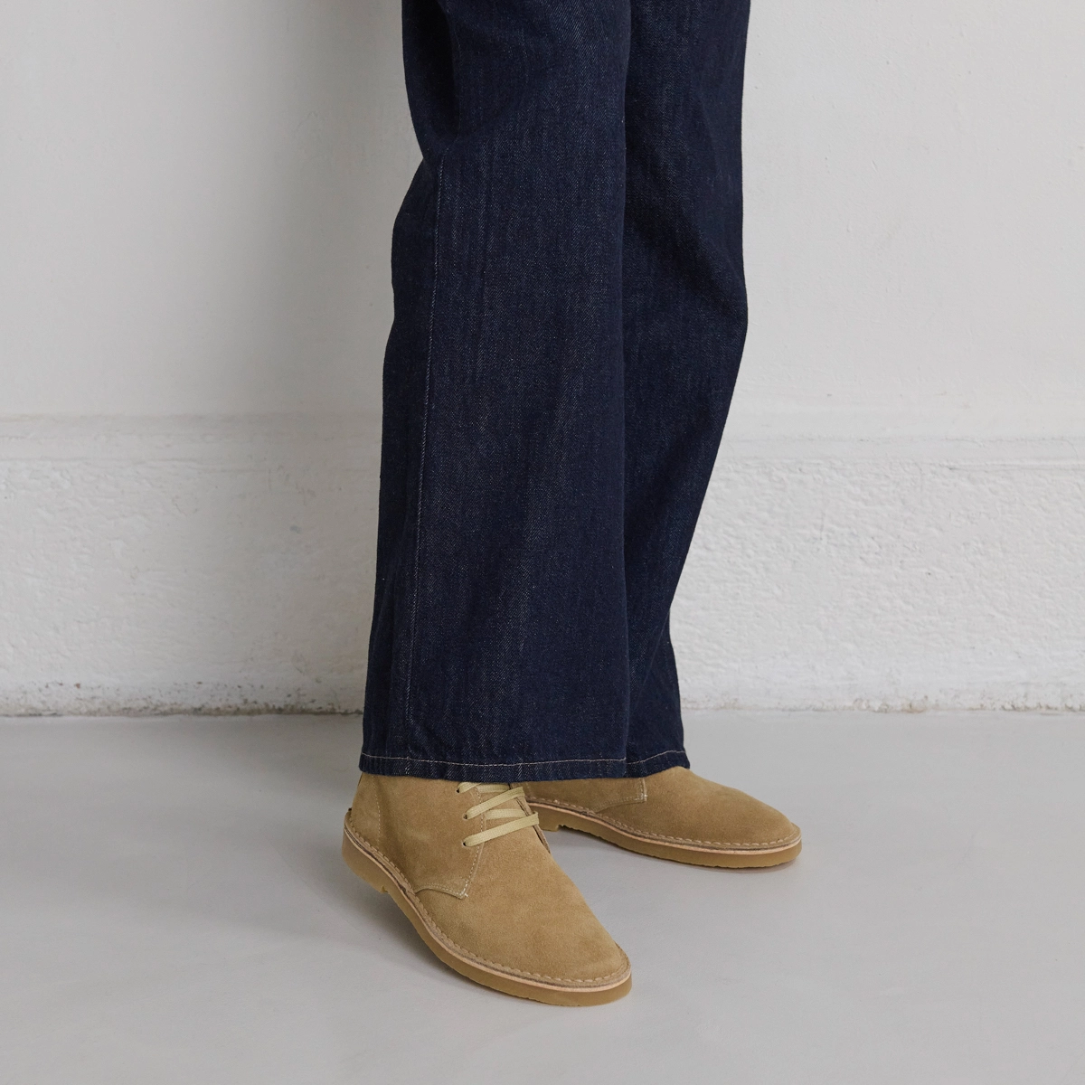 Boots basses à lacets in beige suede | MAXIME